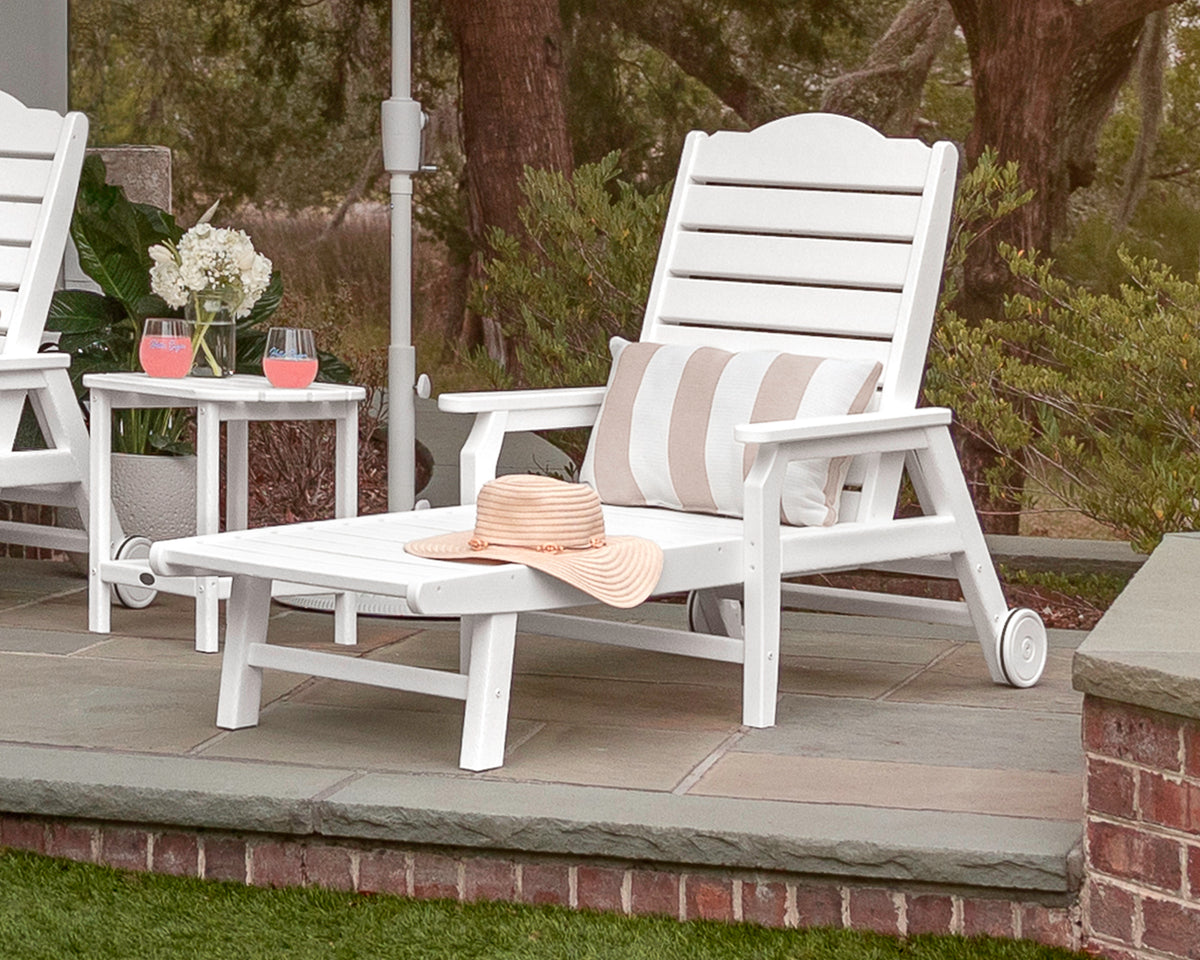 Savannah Chaise with Arms and Wheels