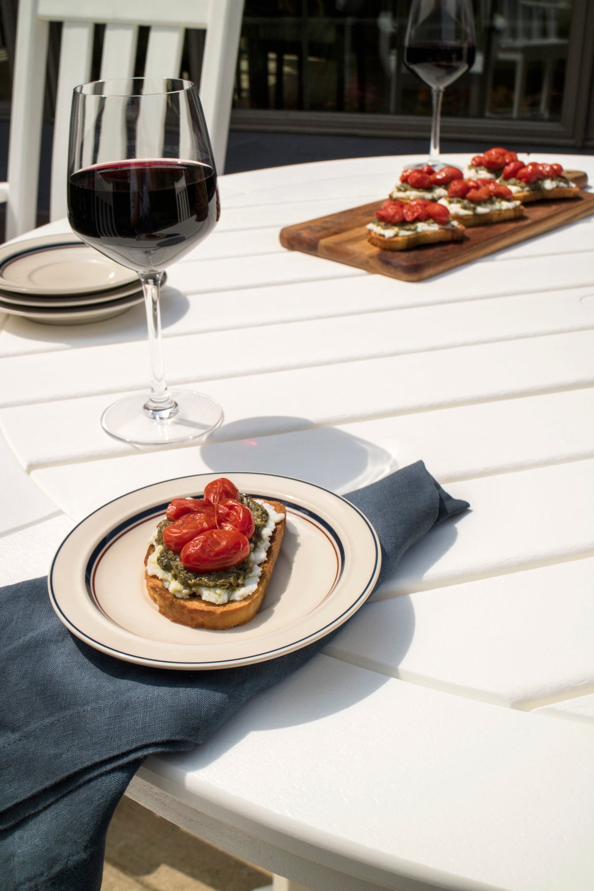 Vineyard 5-Piece Nautical Trestle Bar Set