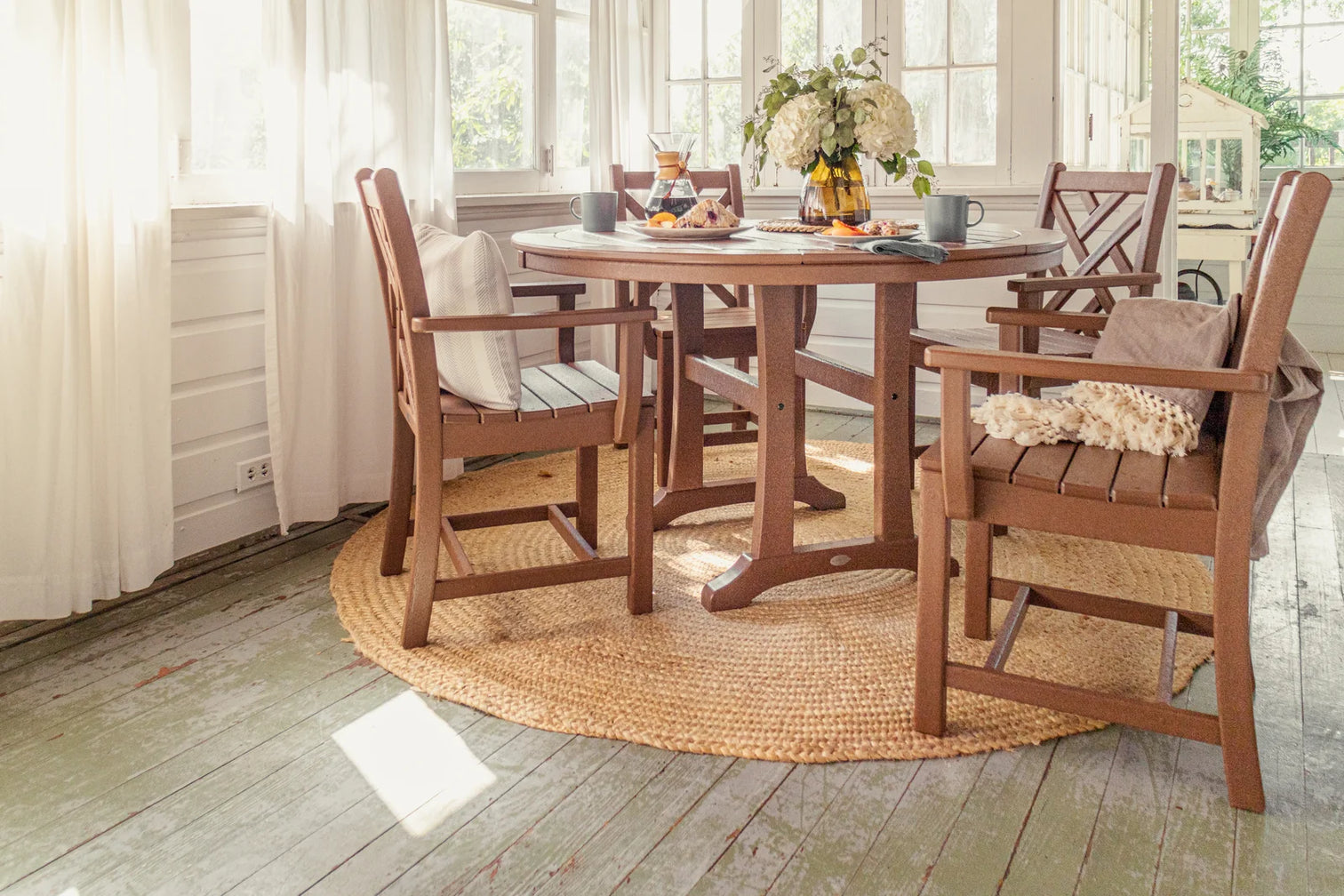 outdoor-dining-furniture 95b5522b