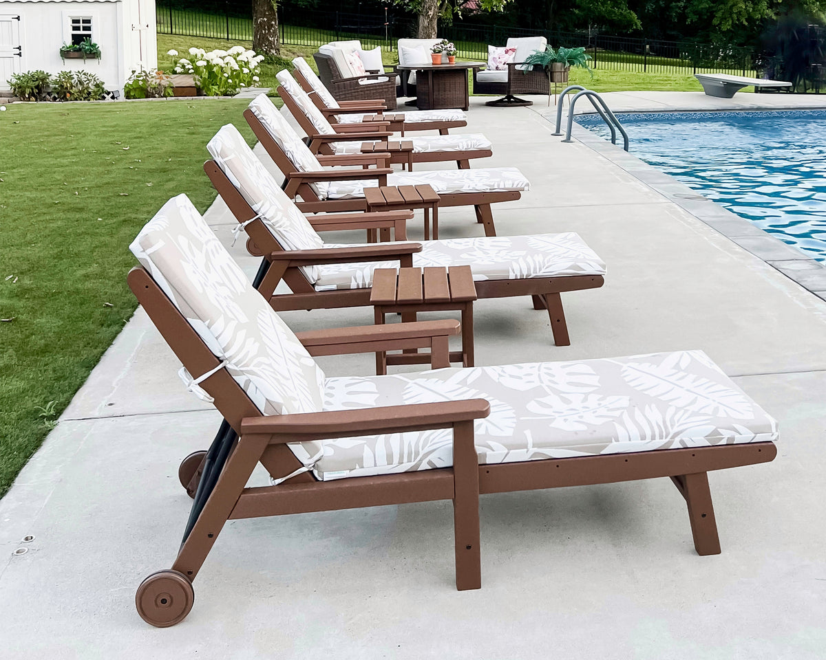 Vineyard Chaise with Arms and Wheels