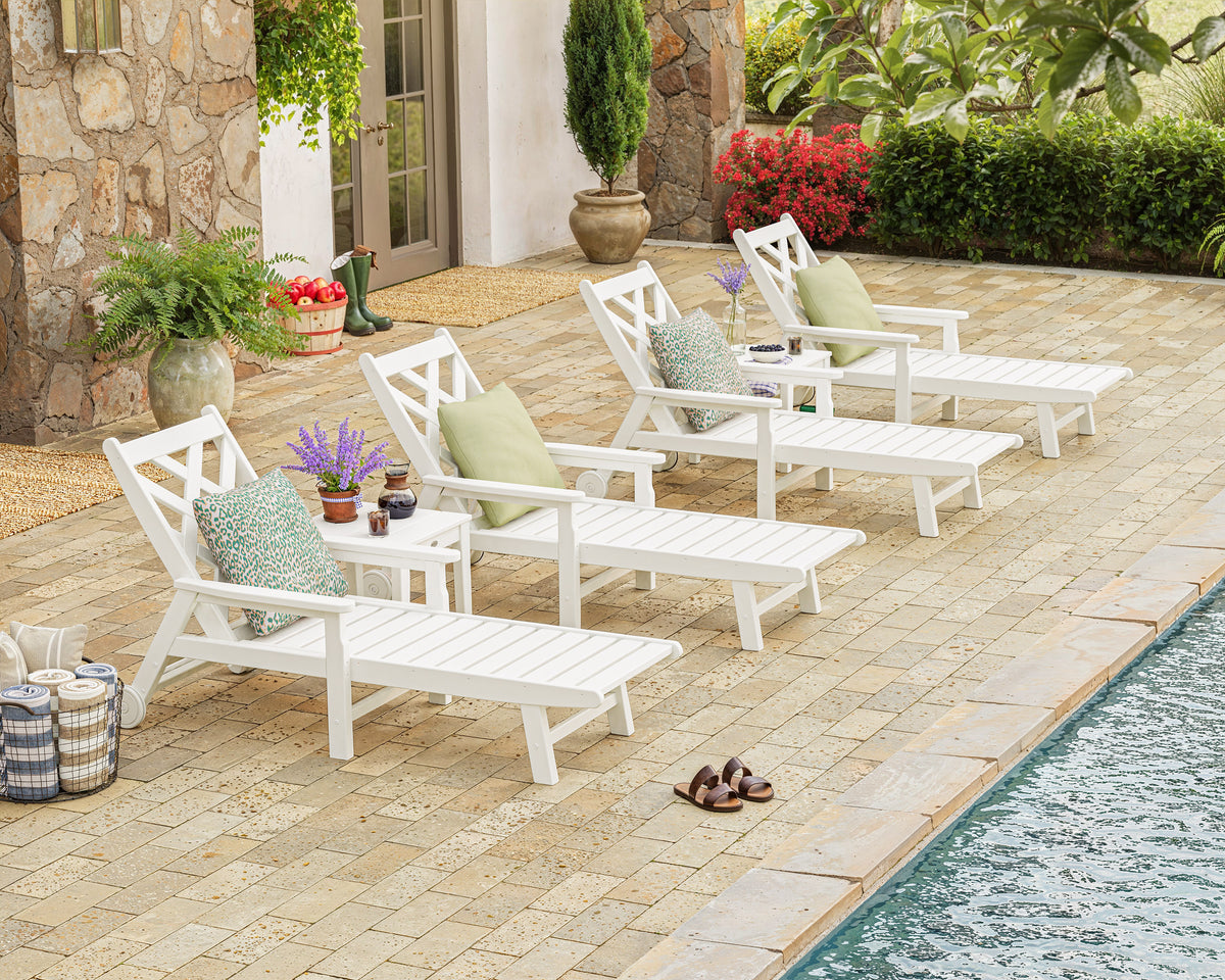 Wovendale 6-Piece Chaise Set with Arms and Wheels