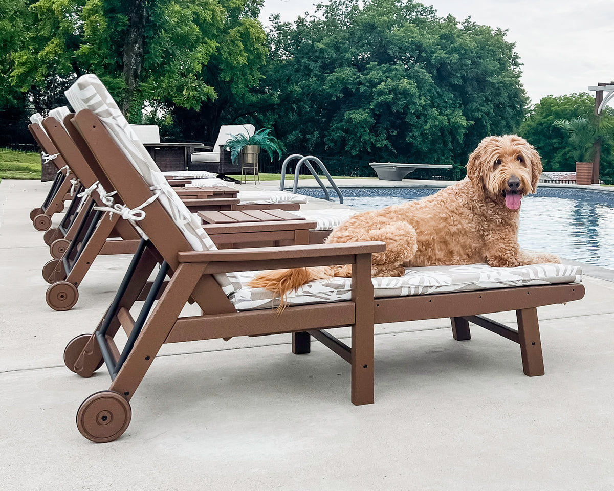 Vineyard Chaise with Arms and Wheels
