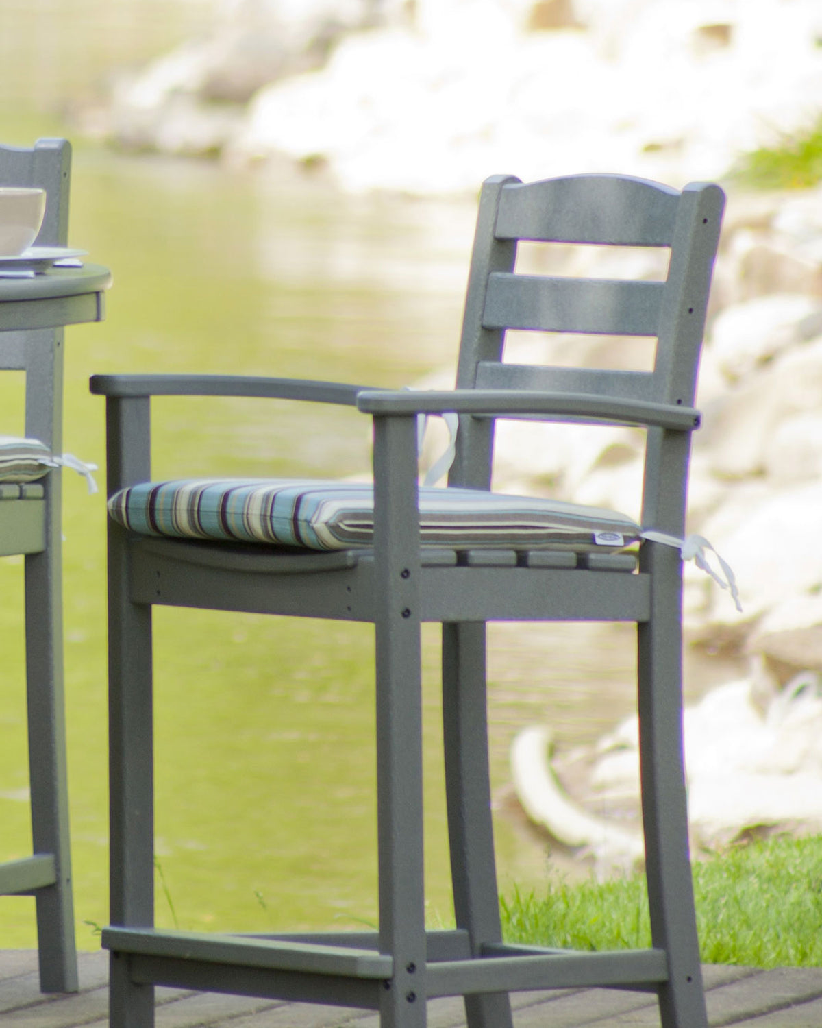 La Casa Café 5-Piece Round Farmhouse Counter Dining Set