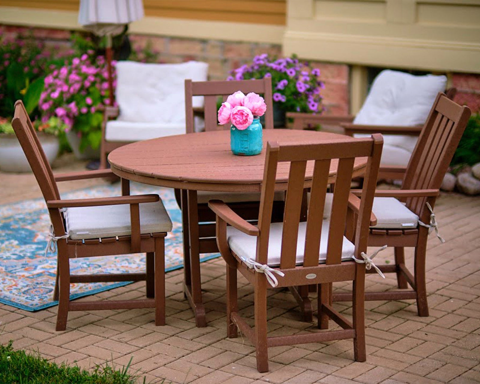 Vineyard 5-Piece Round Farmhouse Dining Set