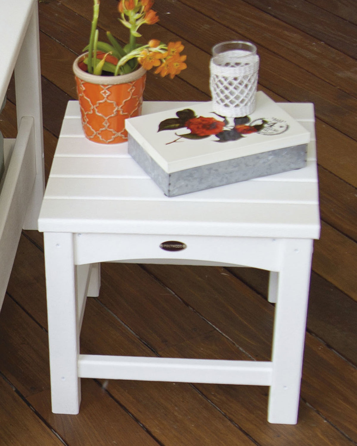 Club 18" End Table