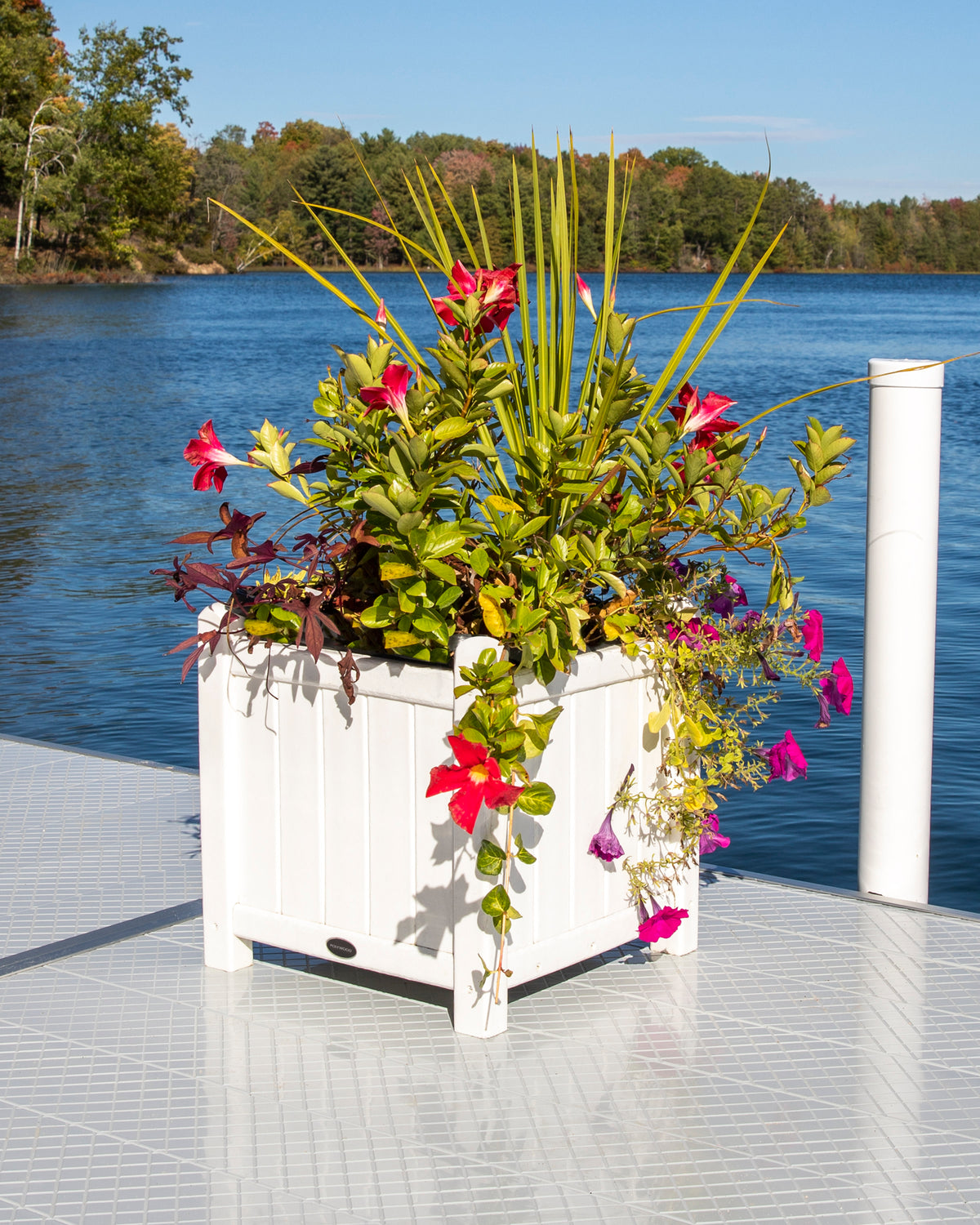 Traditional Garden 16" Planter