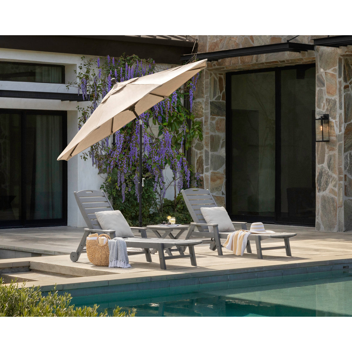 POLYWOOD 9' Tilt Market Umbrella and Base in White / Natural