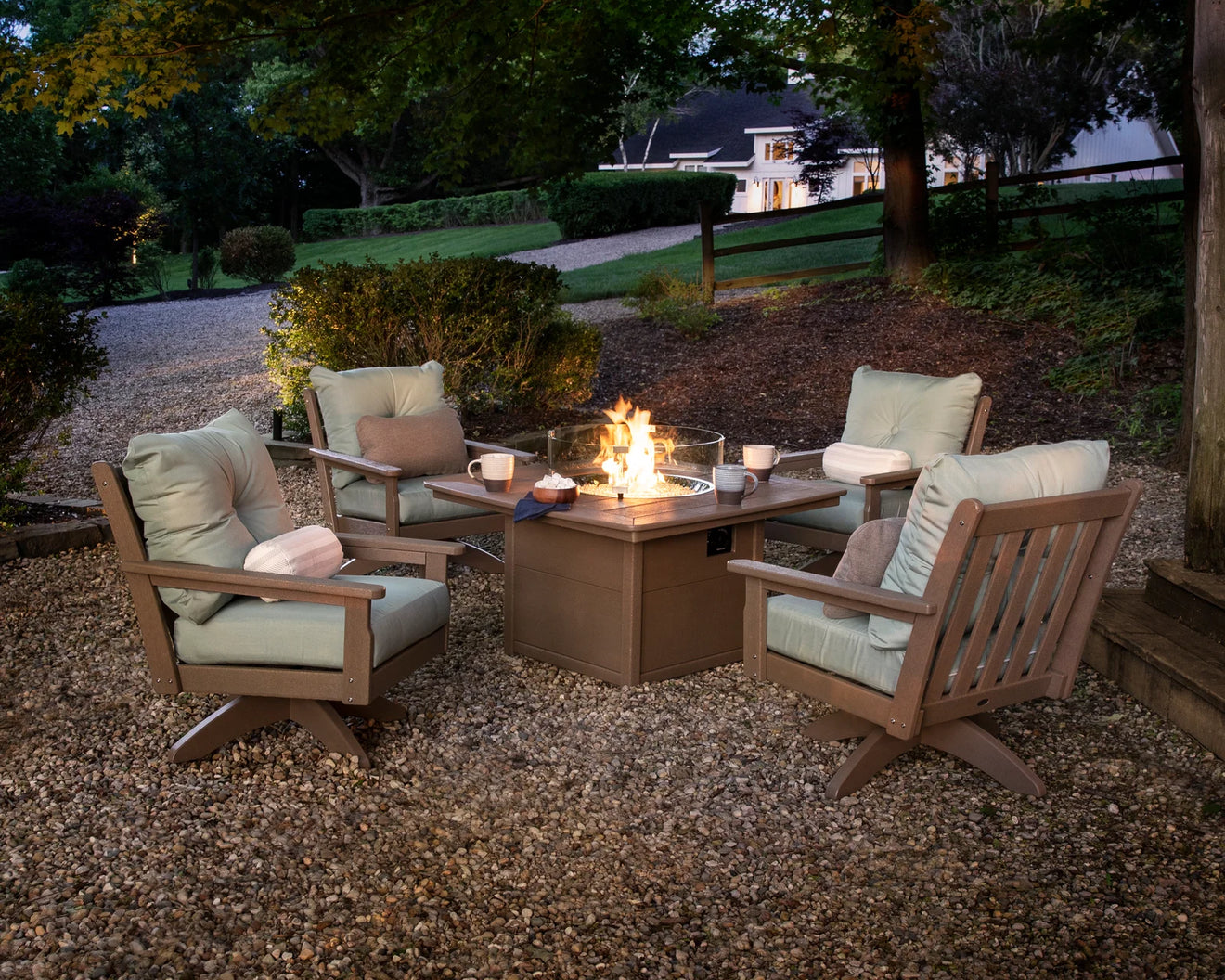 outdoor-conversation-area-furniture 2ab3aca9