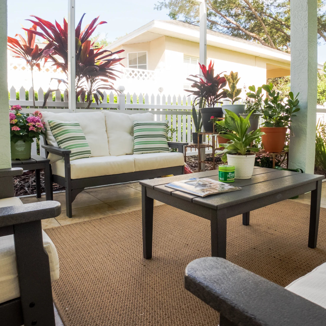 outdoor-loveseats 1e7ea199
