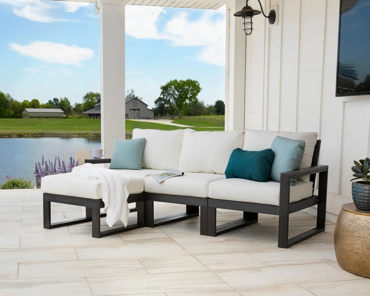 outdoor-loveseats c118990a
