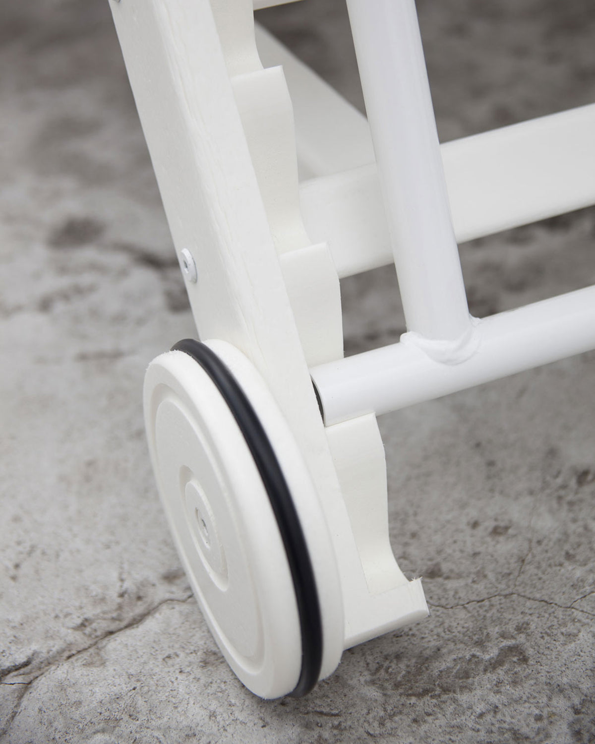 Nautical Chaise with Wheels